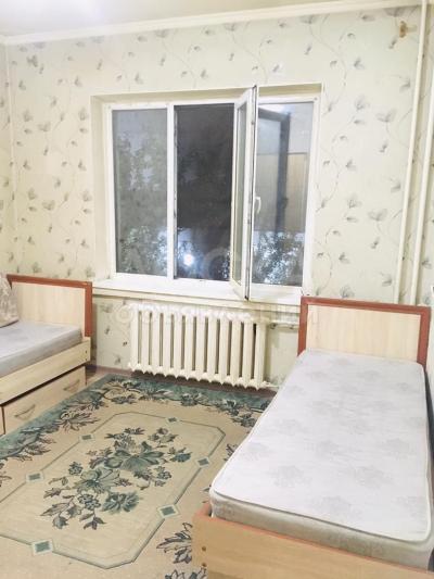 Продаю 3-комнатную квартиру, 60кв. м., этаж - 2/9, Юг-2 .