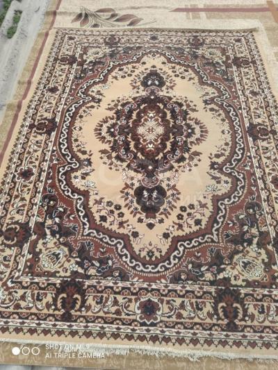 1.Ковёр шерстяной, плотный турецкий 2×3 4000сом ковер висел на стене, состояние хорошее