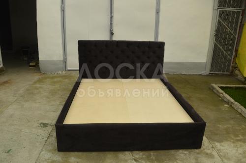 Мягкая кровать с каретной стяжкой (капитоне) 160х200 МИЛЕНА Без матраца.