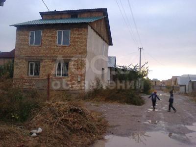 Продаю дом 4-ком., 90 кв.м.кв. м., этаж-2, 4.08-сот., стена кирпич, Селекция, ул. Арашан.