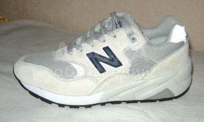 кроссовки New Balanse, размер 36-37, светло серые,новые