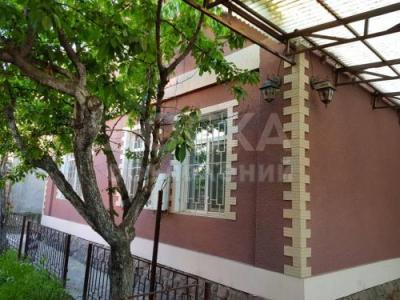 Продаю дом 5-ком. 120кв. м., этаж-1, 4.9-сот., стена кирпич, Ахунбаева/Белорусская.