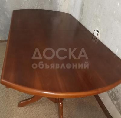 Стол дерево, 1,10м ширина, 2 м длинна, в раздвижной виде 2,5м, отличное состояние, торг уместен