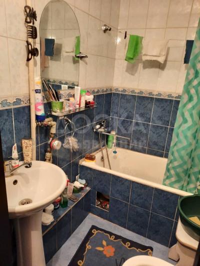 Продаю 2-комнатную квартиру, 43кв. м., этаж - 2/4, Ошский рынок.