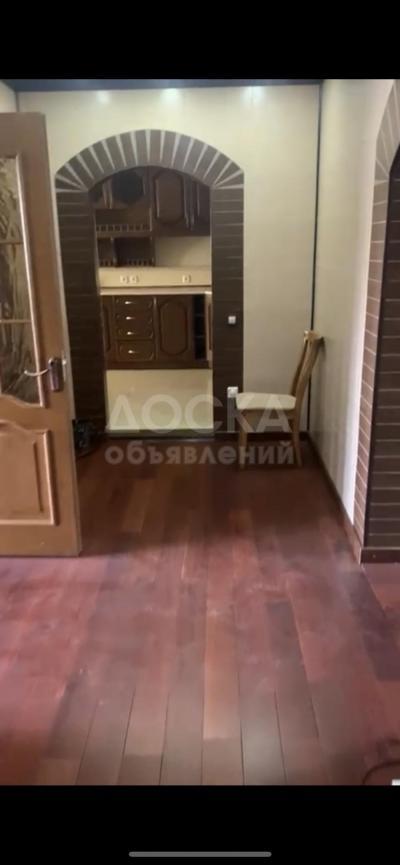 Продаю 4-комнатную квартиру, 150кв. м., этаж - 4/5, Московская Усенбаева .