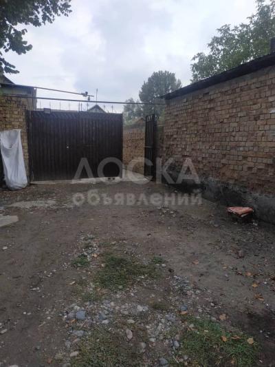 Продаю дом 15-ком. 160кв. м., этаж-1, 11-сот., стена кирпич, Кирпичная.