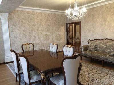 Продаю 4-комнатную квартиру, 130кв. м., этаж - 7/9, 12 мкр.