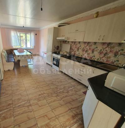 Продаю дом 4-ком. 196кв. м., этаж-1, 5-сот., стена саман, Акылбекова/Лермонтова.