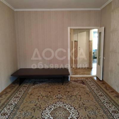 Продаю 2-комнатную квартиру, 50кв. м., этаж - 4/5, 5 микрорайон.