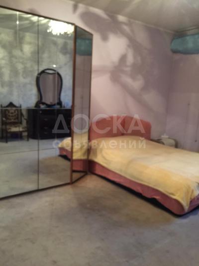 Продаю дом 6-ком. 250 кВ.мкв. м., этаж-2, 8-сот., стена кирпич, Аламудунский район , с.Кок-Жар.