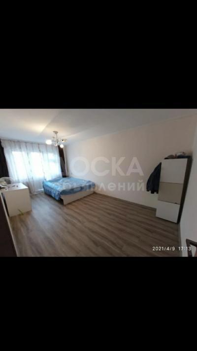 Продаю 2-комнатную квартиру, 42кв. м., этаж - 4/4, 6мкр.