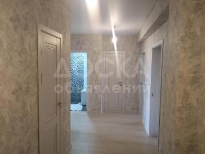 Продаю 2-комнатную квартиру, 94кв. м., этаж - 4/9, Эркиндик - Фрунзе.