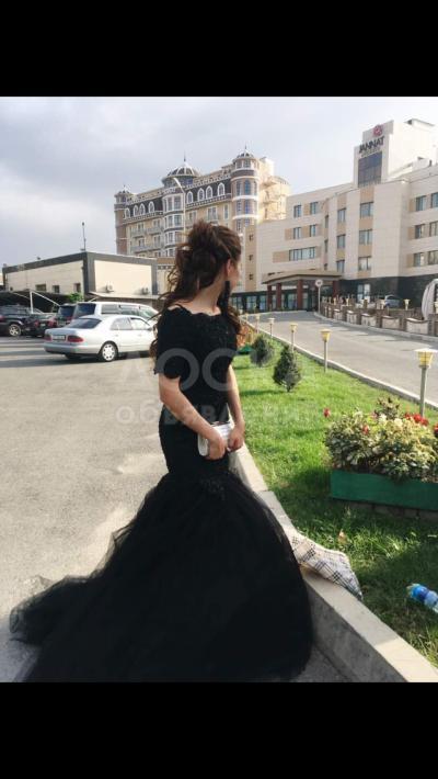 Продаю платья ..