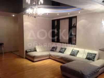 Продаю квартиру 3-ком., 126кв. м., этаж - 9/10, Тыныстанова  Токтогула.