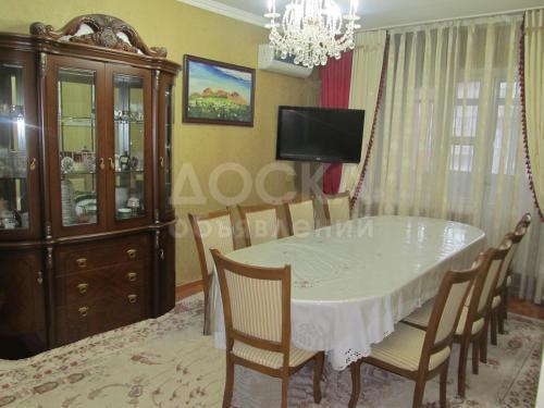 Продаю квартиру 4-ком., 75кв. м., этаж - 6/9, С мебелью и техникой - 58000 $. Срочно!,