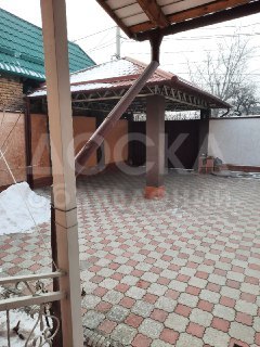 Продаю дом 5-ком. 213кв. м., этаж-2, 9-сот., стена кирпич, Жукеева Пудовкина.