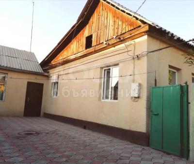 Продаю полдома 4-ком. 72кв. м., этаж-1, 4.42-сот., стена кирпич, Будённого/Рыбинская.