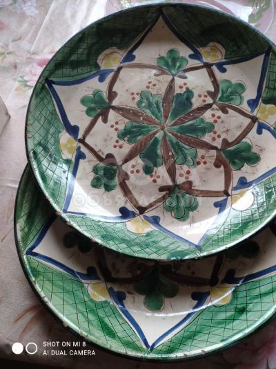 Продаю большие кермические блюда.