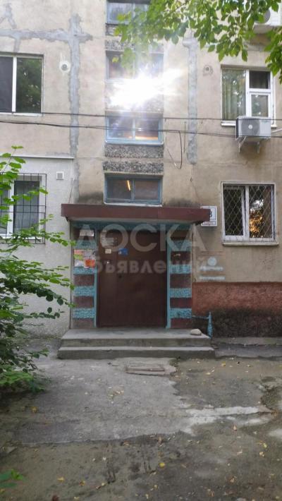 Продаю 3-комнатную квартиру, 59кв. м., этаж - 4/4, 7 мкр.