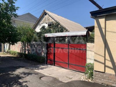 Продаю дом 4-ком. 92кв. м., этаж-4, 4.5-сот., стена кирпич, Политех.