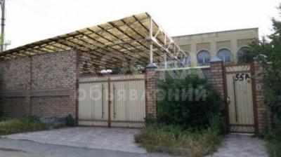 Продаю дом 7-комнатную 230кв. м., этаж-2, 8-сот., стена кирпич, бишкек.