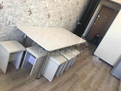 Кухонный стол