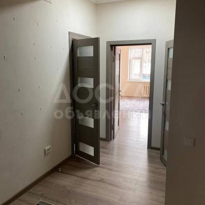 Продаю 2-комнатную квартиру, 89кв. м., этаж - 1/10, 9мкр по Донецкой.