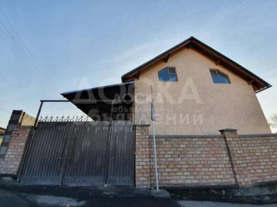 Продаю дом 5-ком. 280кв. м., этаж-2, 8-сот., стена кирпич, р-он Киркрмстрома ул.Восточная.