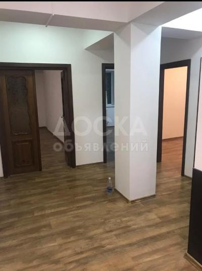 Продаю 3-комнатную квартиру, 100кв. м., этаж - 1/6, Старый аэропорт.