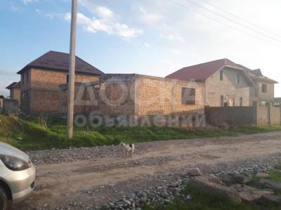 Продаю дом 1-ком., 100кв. м., этаж-1, 4.2-сот., стена кирпич, жм А-Бешик.