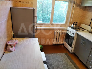 Продаю 1-комнатную квартиру, 32кв. м., этаж - 2/5, 10микрорайон.