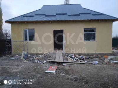 Продаю дом 4-ком. 100м2кв. м., этаж-1, 7-сот., стена кирпич, село Новопокровка, ул Мира.