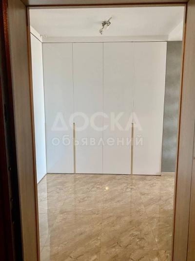 Продаю 4-комнатную квартиру, 131кв. м., этаж - 10/10, Панфилова - Фрунзе.