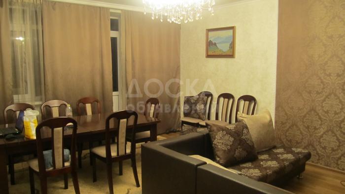 Продаю 3-комнатную квартиру, 99кв. м., этаж - 9/10, Тыныстанова-Донецкая.