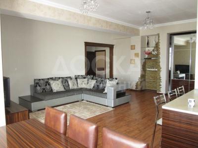 Продаю 3-комнатную квартиру, 137кв. м., этаж - 7/9, ул Ахунбаева/ Бакаева..