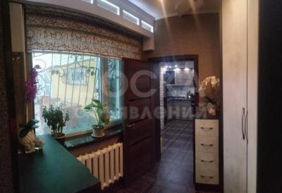 Продаю дом 5-ком. 140кв. м., этаж-1, 12-сот., стена кирпич, село Новопокровка.