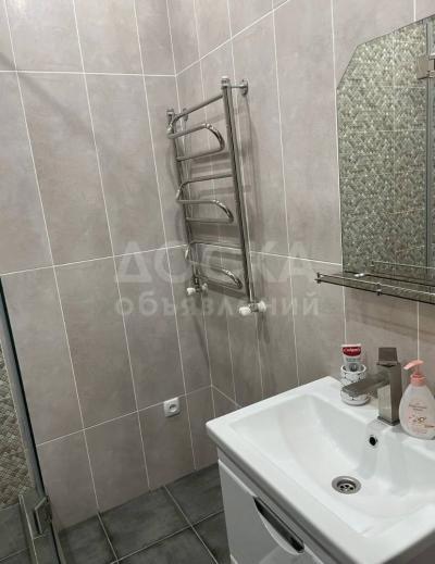 Продаю 1-комнатную квартиру, 64кв. м., этаж - 8/10, 5 мкр-н.