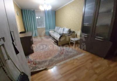 Продаю 1-комнатную квартиру, 32кв. м., этаж - 1/4, 10 мкр .