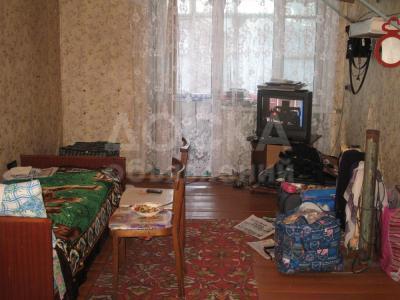 Продаю квартиру 2-ком., 41кв. м., этаж - 2/2, Садовое.