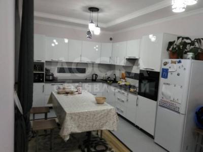 Продаю дом 7-ком., 170кв. м., этаж-2, 4 -сот., стена кирпич, район Кок-ЖАР.