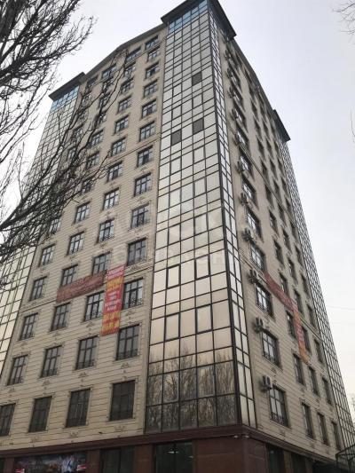 Продаю 2-комнатную квартиру, 95кв. м., этаж - 7/10,  г.Бишкек.ул.Шабдан-Баатыра 15/перес.пр.Чуй..