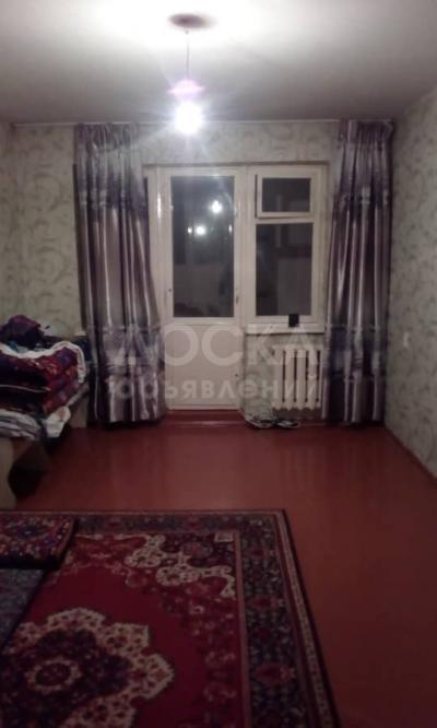 Продаю 1-комнатную квартиру, 32кв. м., этаж - 4/4, 5 мкр.