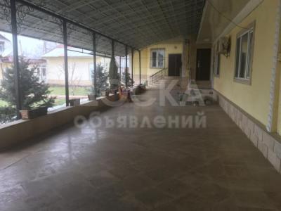 Продаю дом 7-комнатную 220кв. м., этаж-2, 24-сот., стена кирпич, Буржуй городок,Переулок Тайгараева 7.