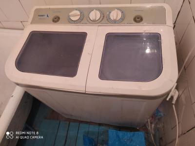 продаю стиральную машину полуавтомат в нормальном состоянии только не работает отжим окончательная цена 1500сом