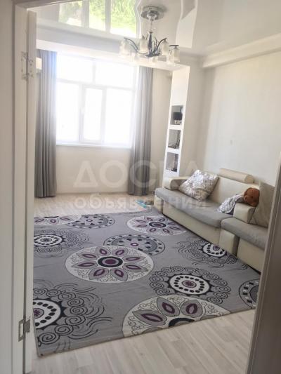 Продаю 2-комнатную квартиру, 76кв. м., этаж - 3/9, Ахунбаева-Курчатова.