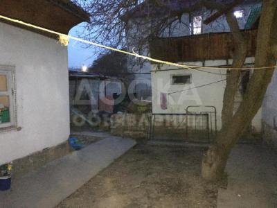 Продаю полдома 3-ком. 45кв. м., этаж-1, 3-сот., стена кирпич, Горького-Панфилова.