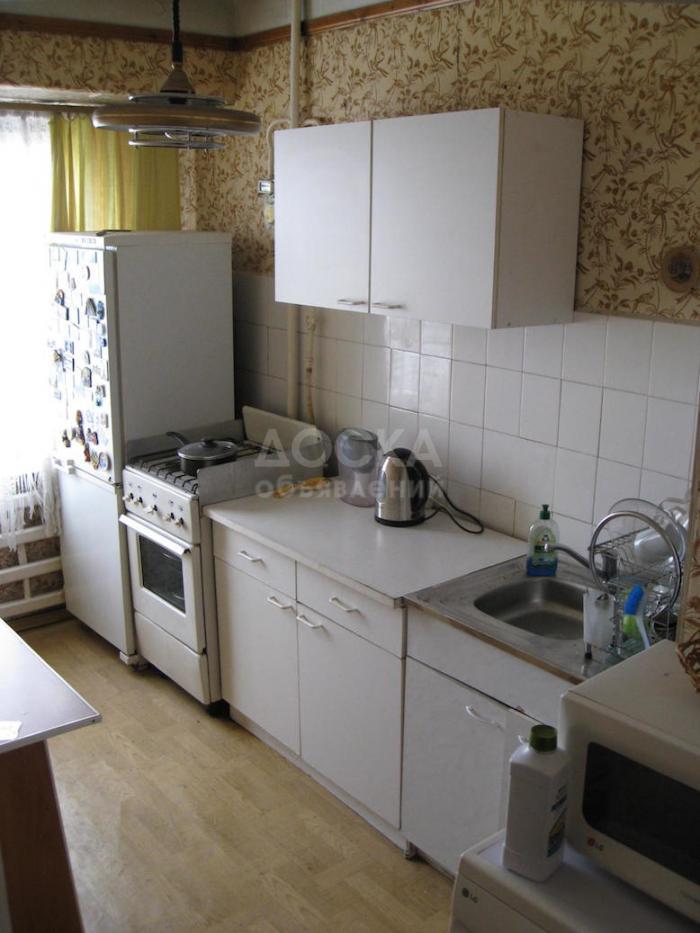 Продаю квартиру 3-ком., 61кв. м., этаж - 9/9, М. Гвардия-Рыскулова (маг. Жарашык),