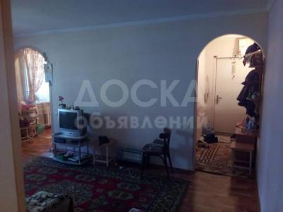 Продаю 3-комнатную квартиру, 58кв. м., этаж - 1/4, 7мкр.