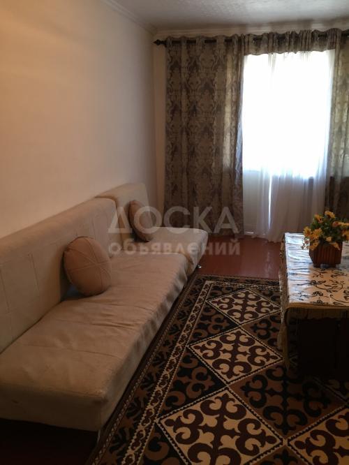 Продаю квартиру 2-ком., 48 кв.мкв. м., этаж - 4/4, пр-т Мира, напротив Госрегистра,