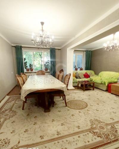 Продаю 3-комнатную квартиру, 90кв. м., этаж - 1/4, 7 мкр.